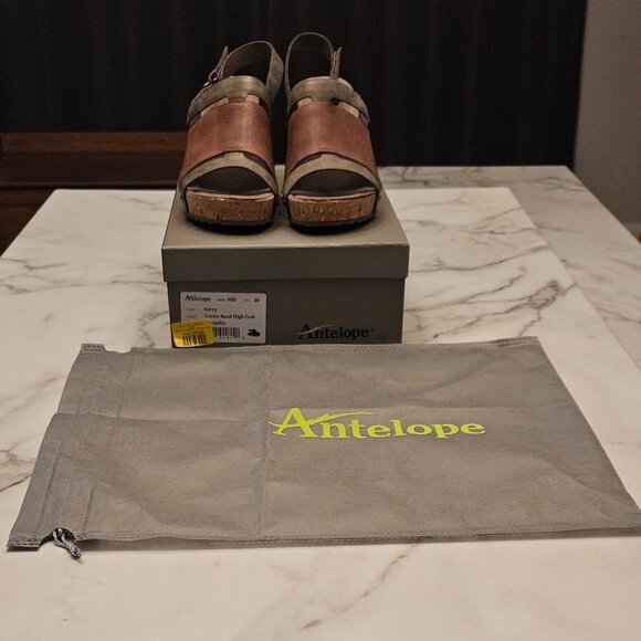 NEW with box Antelope leather wedge sandals size 8 - Picture 5 of 7